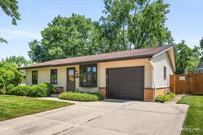 945 Victoria Lane, Elk Grove Village, IL 60007 - Photo 2