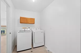 1545 N Courtland Dr, Arlington Heights, IL 60004 - Photo 22