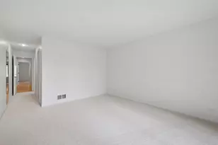 1545 N Courtland Dr, Arlington Heights, IL 60004 - Photo 16