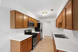 1545 N Courtland Dr, Arlington Heights, IL 60004 - Photo 12