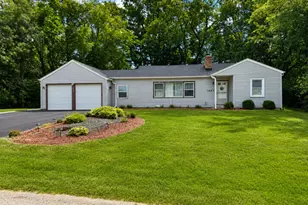 146 N Pleasant Rd, Lake Zurich, IL 60047 - Photo 1