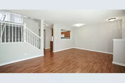 637 Lincoln Station Drive, Oswego, IL 60543 - Photo 6