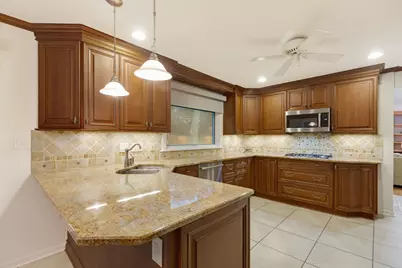 [Address not provided], Deerfield, IL 60015 - Photo 16