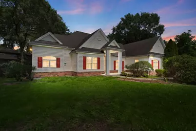 945 Kingston Street, Wheaton, IL 60187 - Photo 2