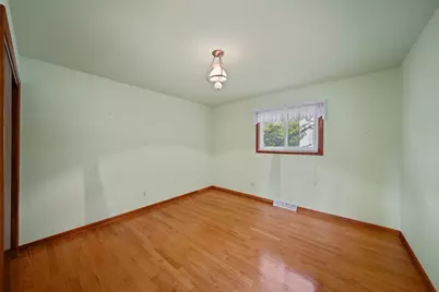 2045 Gabriel Avenue, Zion, IL 60099 - Photo 8