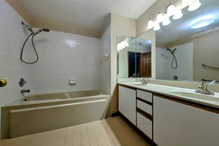 326 Stillwater Ct, Wauconda, IL 60084 - Photo 12