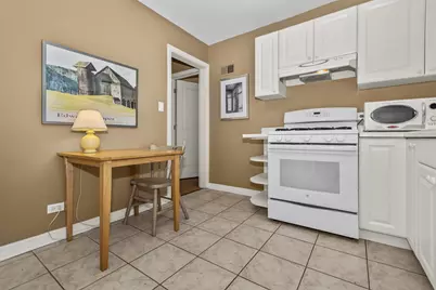 8130 Kilbourn Avenue, Skokie, IL 60076 - Photo 12