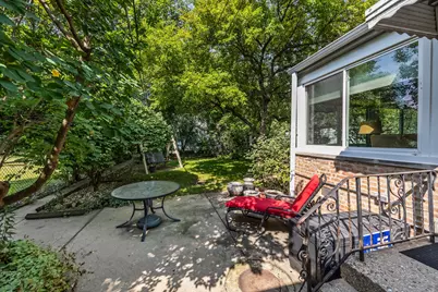 8130 Kilbourn Avenue, Skokie, IL 60076 - Photo 10