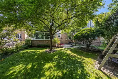 8130 Kilbourn Avenue, Skokie, IL 60076 - Photo 20