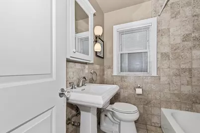 8130 Kilbourn Avenue, Skokie, IL 60076 - Photo 16
