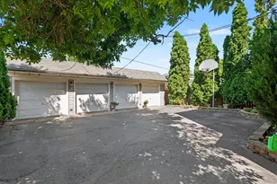 211 Casseday Ave, Joliet, IL 60432 - Photo 4