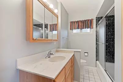 537-541 N Edgelawn Drive #541, Aurora, IL 60506 - Photo 8