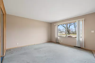 537-541 N Edgelawn Drive #541, Aurora, IL 60506 - Photo 4