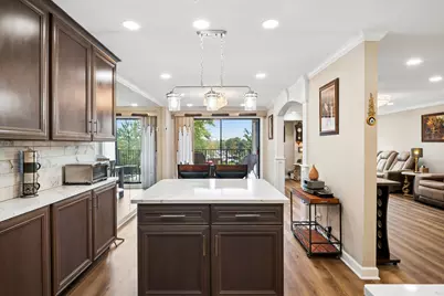 453 Raintree Drive #3P, Glen Ellyn, IL 60137 - Photo 6