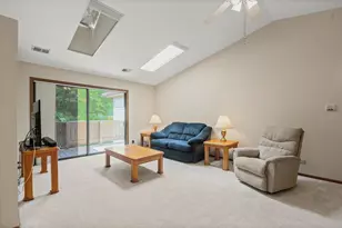 1410 W Partridge Ln, Arlington Heights, IL 60004 - Photo 4