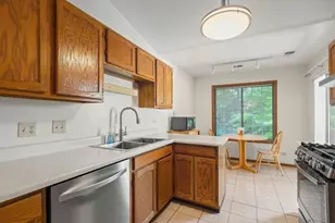 1410 W Partridge Ln, Arlington Heights, IL 60004 - Photo 10