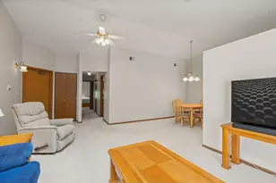 1410 W Partridge Ln, Arlington Heights, IL 60004 - Photo 6