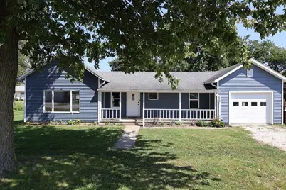 145 E Spaulding Avenue, Clifton, IL 60927 - Photo 1