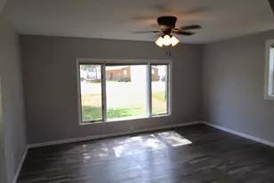 145 E Spaulding Ave, Clifton, IL 60927 - Photo 12