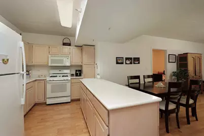 891 Central Avenue #219, Highland Park, IL 60035 - Photo 4