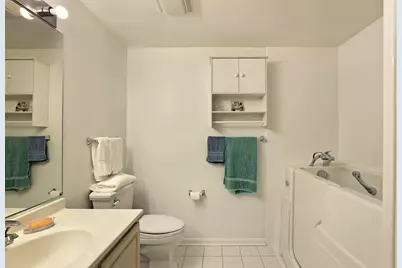 891 Central Avenue #219, Highland Park, IL 60035 - Photo 8