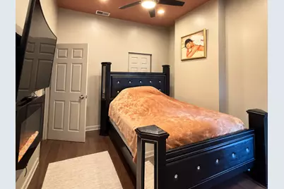 3839 S Giles Avenue, Chicago, IL 60653 - Photo 18