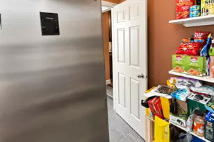 3839 S Giles Ave, Chicago, IL 60653 - Photo 12