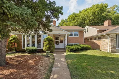 7920 Kenneth Avenue, Skokie, IL 60076 - Photo 2