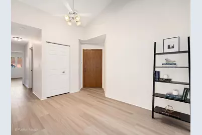 524 Banyon Lane #D, La Grange, IL 60525 - Photo 2
