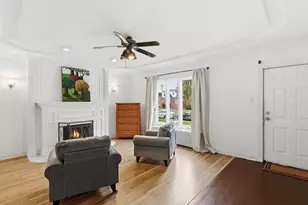 9427 S St Louis Ave, Evergreen Park, IL 60805 - Photo 2