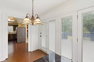 9427 S St Louis Ave, Evergreen Park, IL 60805 - Photo 8