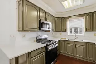 9427 S St Louis Ave, Evergreen Park, IL 60805 - Photo 4