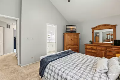 195 Meadow Lakes Boulevard, Aurora, IL 60504 - Photo 16