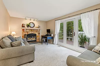 195 Meadow Lakes Boulevard, Aurora, IL 60504 - Photo 14