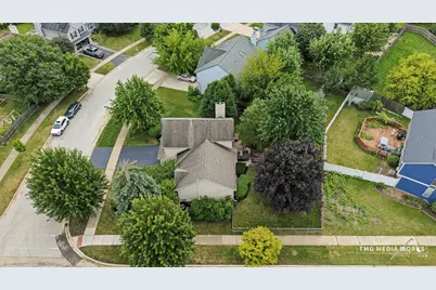 195 Meadow Lakes Boulevard, Aurora, IL 60504 - Photo 34