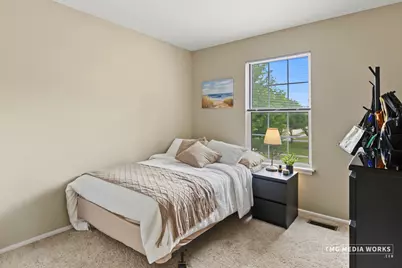 195 Meadow Lakes Boulevard, Aurora, IL 60504 - Photo 22