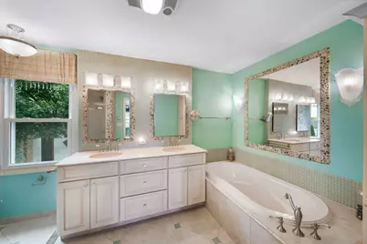 1170 Green Knolls Drive, Buffalo Grove, IL 60089 - Photo 14