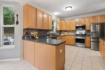 2214 W Waterford Court, Round Lake, IL 60073 - Photo 10