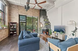 1111 W Cornelia Ave, Chicago, IL 60657 - Photo 6