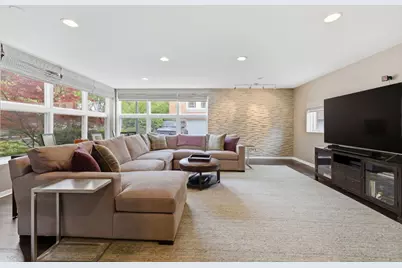 [Address not provided], Chicago, IL 60657 - Photo 2