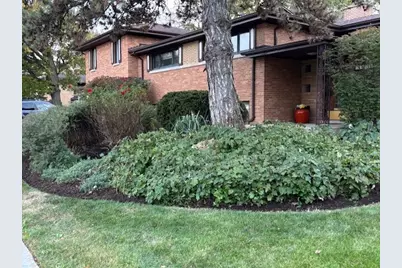 4401 W Lunt Avenue, Lincolnwood, IL 60712 - Photo 2