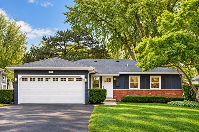 145 Walton Street, Barrington, IL 60010 - Photo 2