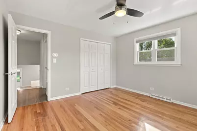 1101 E Barberry Lane, Mount Prospect, IL 60056 - Photo 12