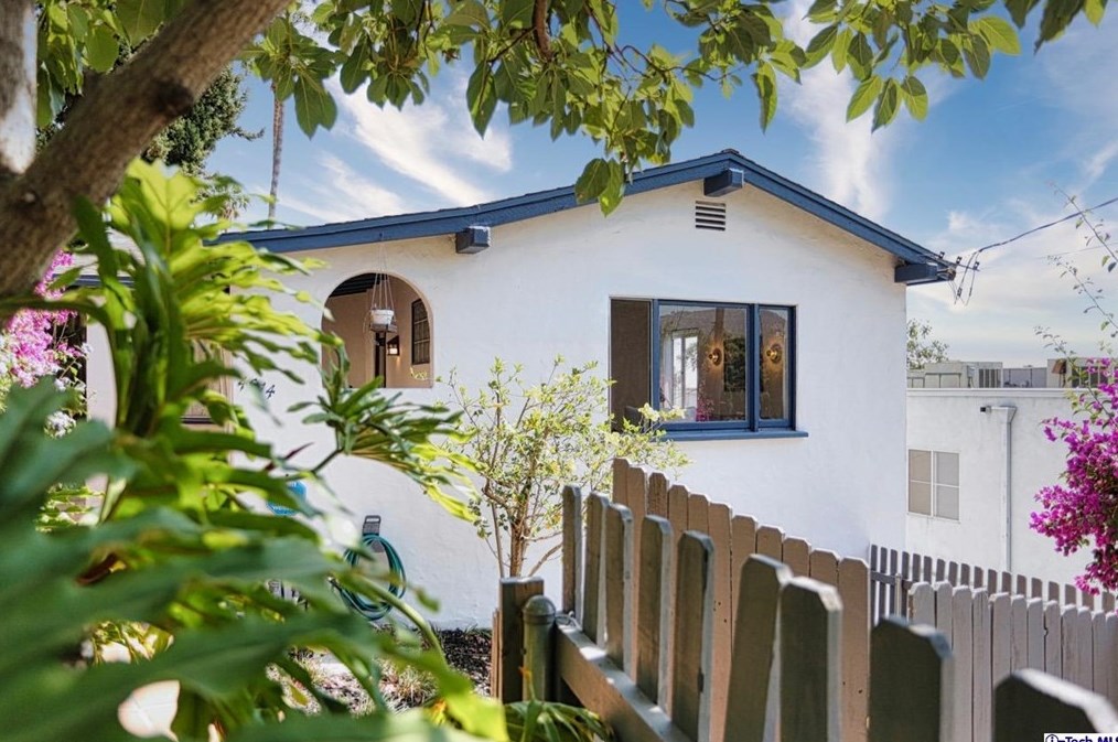 4014 Camero Ave, Los Angeles, CA 90027-4515