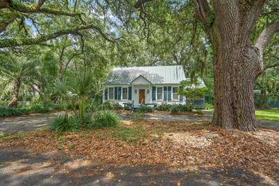 622 Venning Street - Photo 1