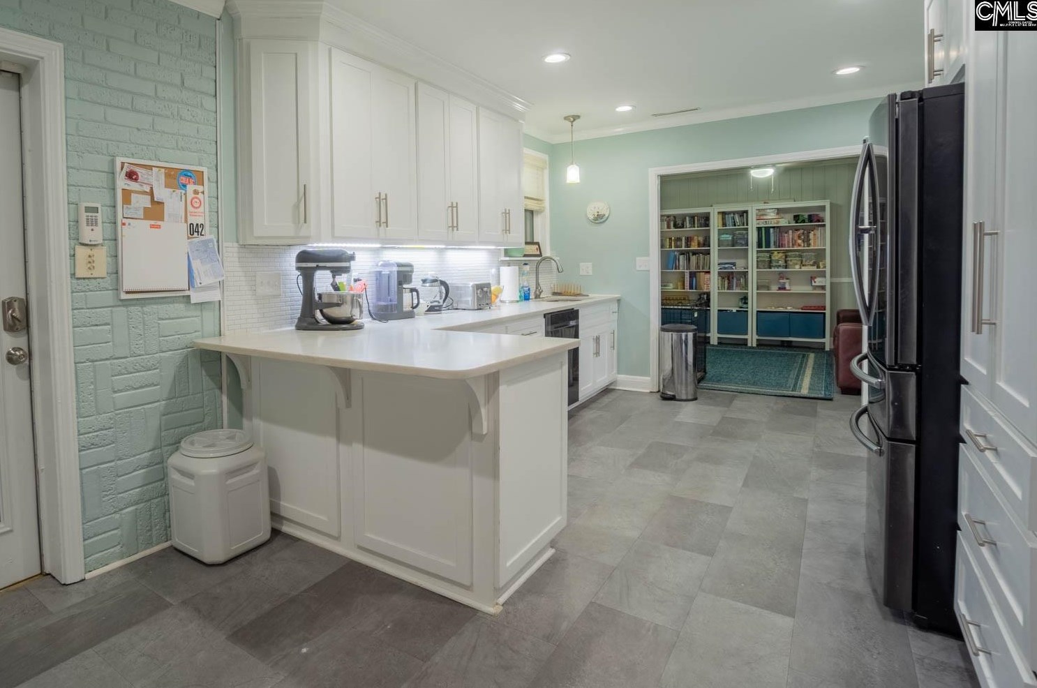 5042 Clemson Ave, Columbia SC 29206-3007 exterior