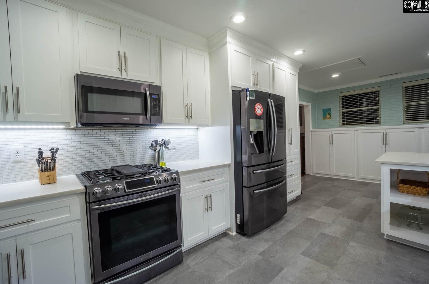 5042 Clemson Ave, Columbia SC 29206-3007 exterior