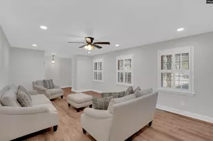 107 Barnett Dr, Bishopville, SC 29010 - Photo 6