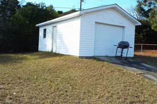 586 Beverly Hills Road St, Camden, SC 29020 - Photo 4