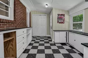 2807 Holt Dr, Columbia, SC 29205 - Photo 16